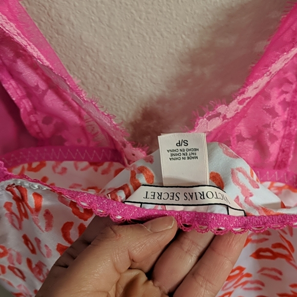 Victoria secret night gown - Picture 3 of 3